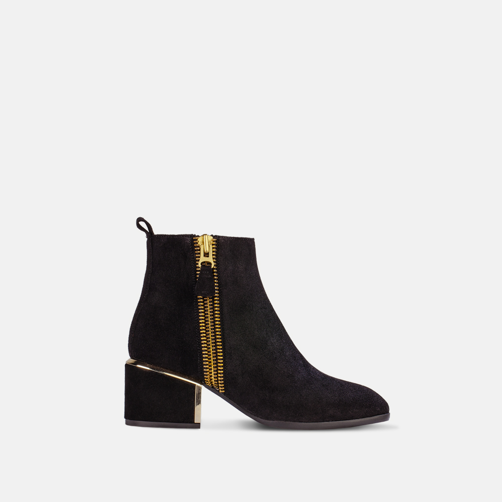Carela Shoes